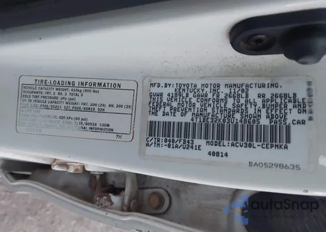 2003 Toyota Camry Le z USA, uszkodzony, nr VIN 4T1BE32K03U148605